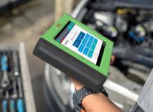ADS 525X with Technician
